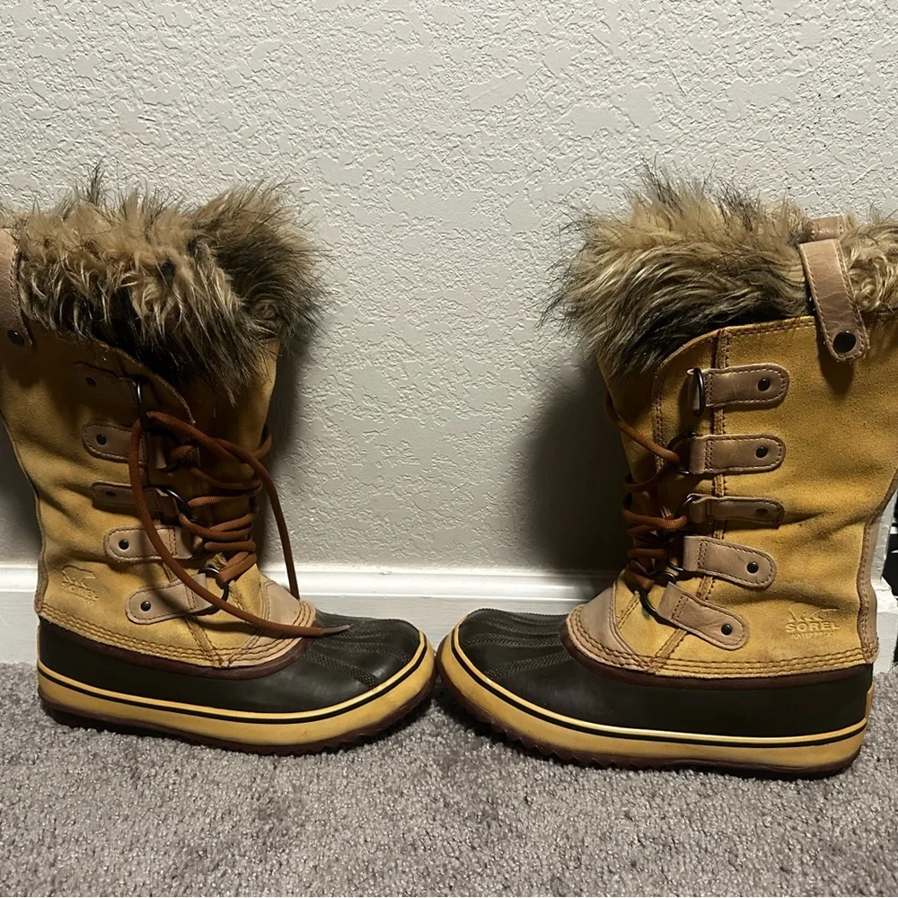 Sorel Joan of Arctic fur lined boots
